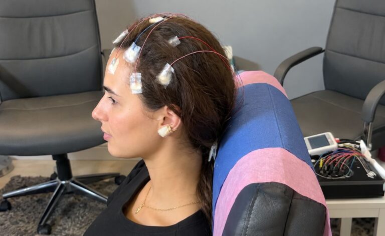 Train Your Brain Like a Muscle: How Neurofeedback Therapy Is Changing Mental Health and Sleep Treatment
